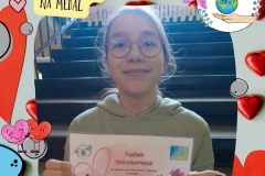 Niebieski-i-Zolty-Zabawny-Dzien-Przyjazni-Wpis-na-Instagram_20251222_135210_0005