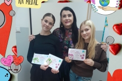 Niebieski-i-Zolty-Zabawny-Dzien-Przyjazni-Wpis-na-Instagram_20251222_135210_0007