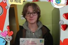 Niebieski-i-Zolty-Zabawny-Dzien-Przyjazni-Wpis-na-Instagram_20251222_135210_0008